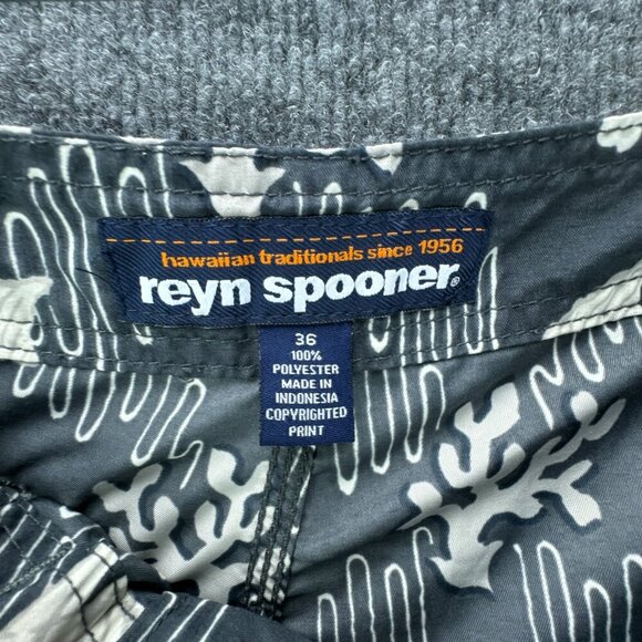 Reyn Spooner Board Shorts Mens 36 Gray 10" Inseam Fish All Over Print Pockets - Picture 12 of 13